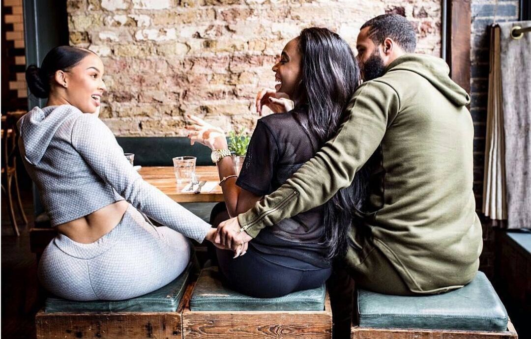 10 Signs He Loves His Side Chick Skabash